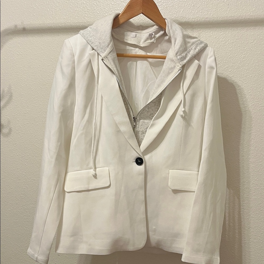Women's White Blazer with Hood. NWOT never worn